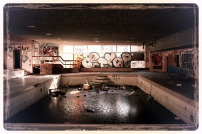 abandoned-swimming-pool